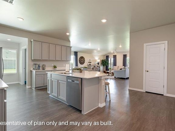 3rd image of 540 Park Place Dr