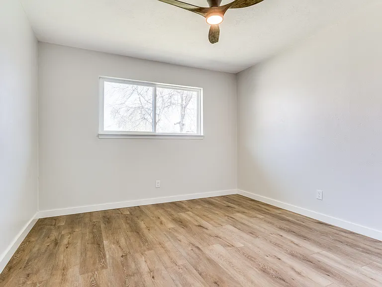 1821 Travis St — Photo 18