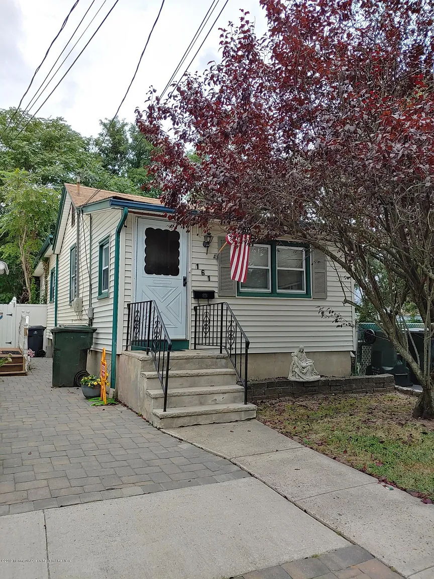 161 8th St photo 1