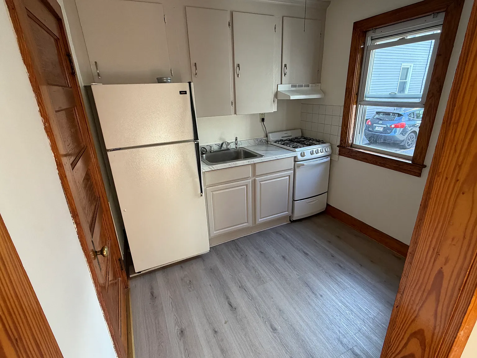 1 bed, 300 sqft, $1,400 — Photo 3