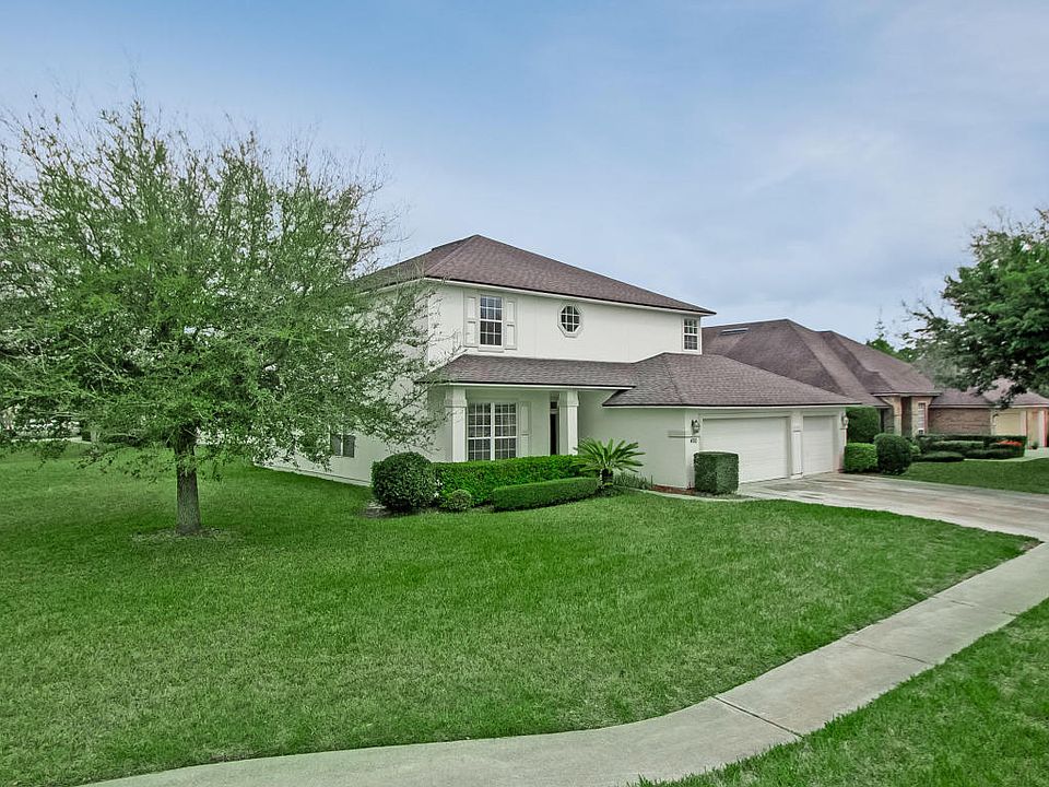 1st image of 400 W Silverthorn Ln