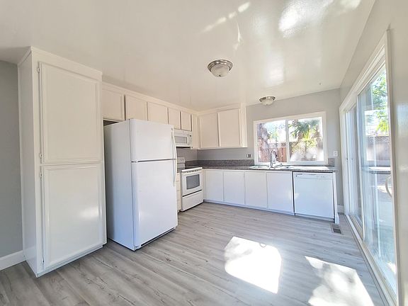 3rd image of 3620 Cuen Ct