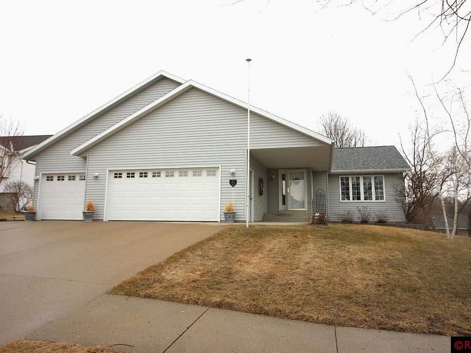 1st image of 113 Creekside Dr
