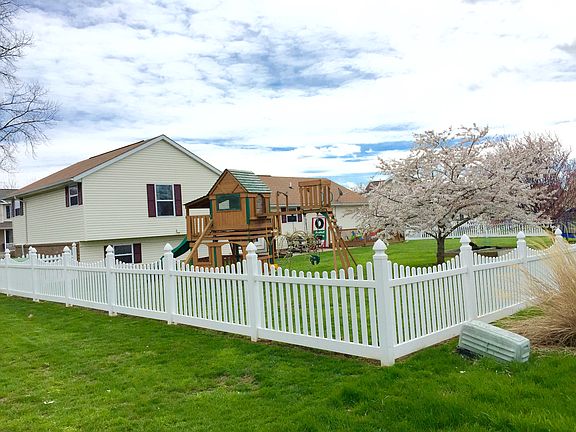 4th image of 705 Birchton Pl