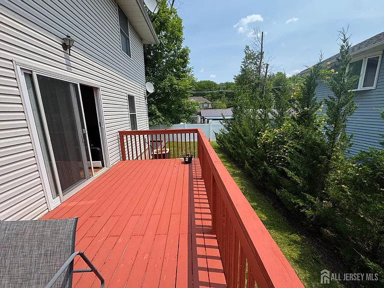 5 Hollywood St — Photo 29