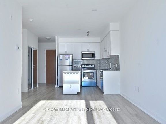 3rd image of 2800 Keele St #613