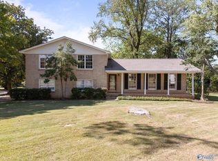 229 Spring Valley Ct SW, Huntsville, AL 35802