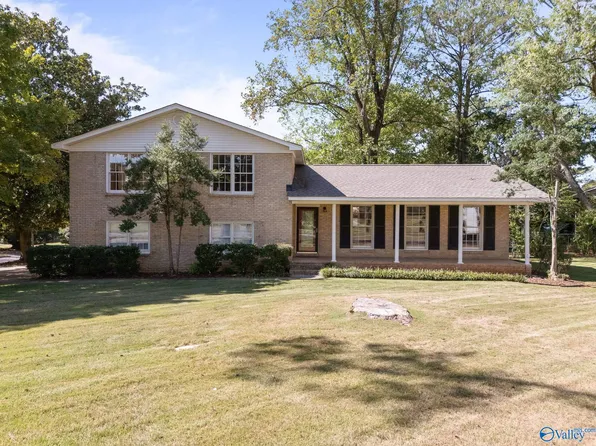 229 Spring Valley Ct SW, Huntsville, AL 35802