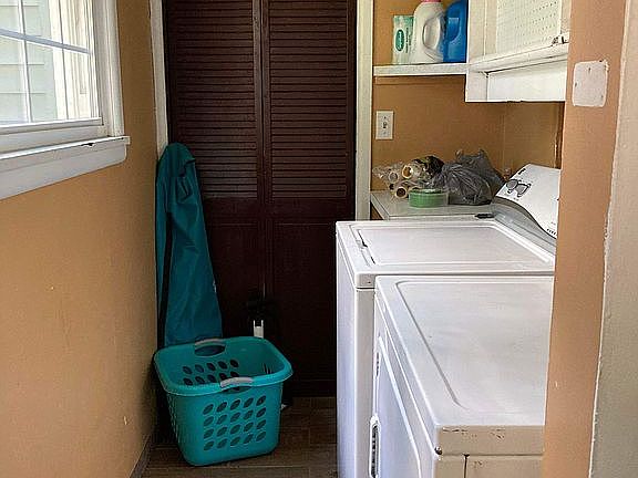 5th image of 3211 Forest Dr