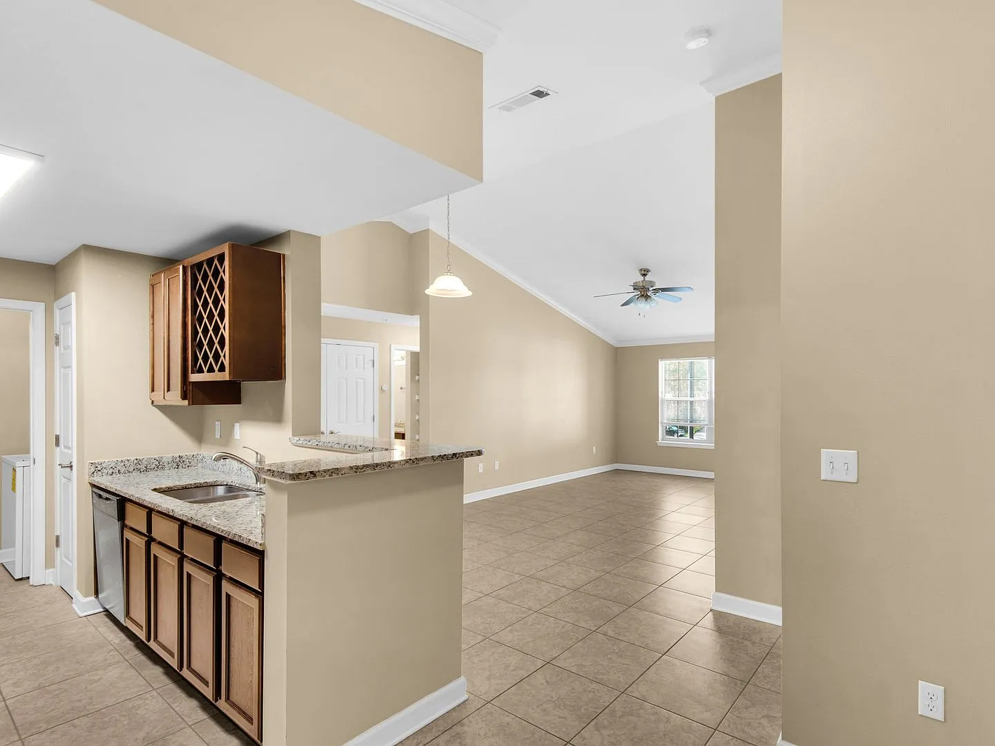 Beautiful Three Bedroom Apartment in Fort Walton Beach! — Photo 4