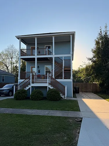 5746 - 5748 Cameron Blvd. Photo 1
