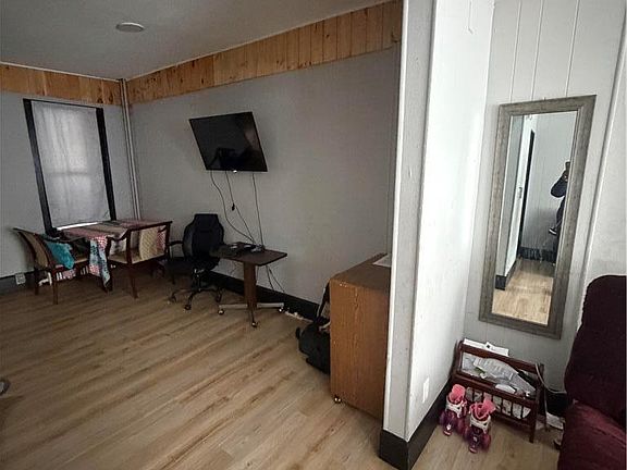 4th image of 407 W Gordon St