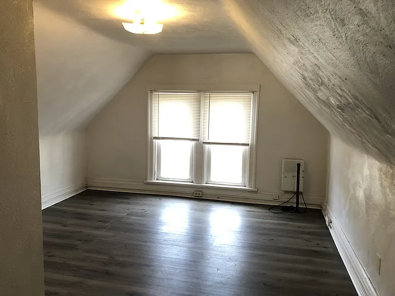 608 2nd St #3 — Photo 3