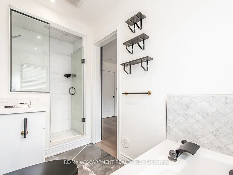 64 City Park Cir — Photo 35