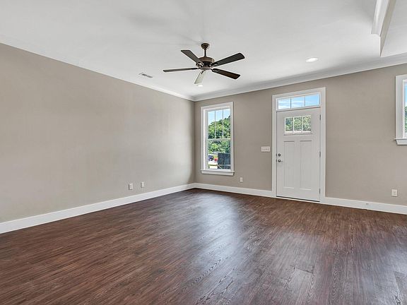 5th image of 1726 Arbor Hills Dr SE