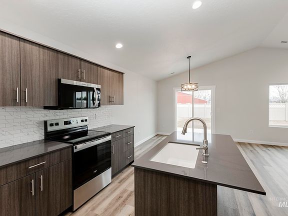 5th image of 3030 E Mossy Creek Dr