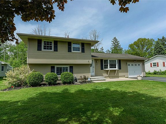2nd image of 95 Ridgelea Ct