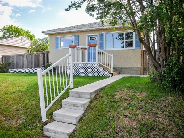 5223 W 46th St, Camrose, AB T4V 1H4