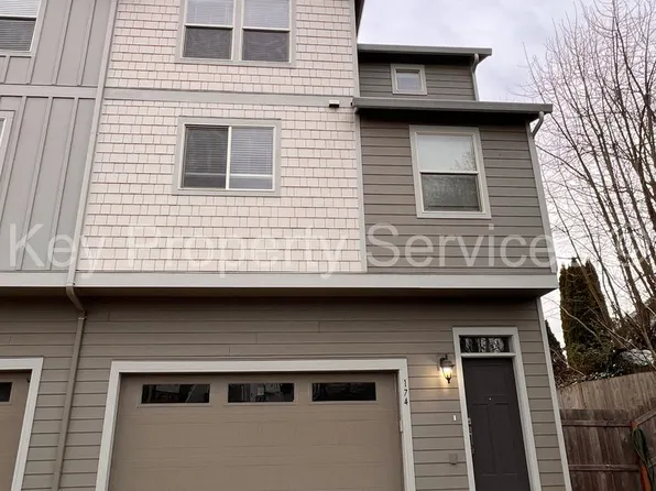 174 Loganberry Ct, Woodland, WA 98674