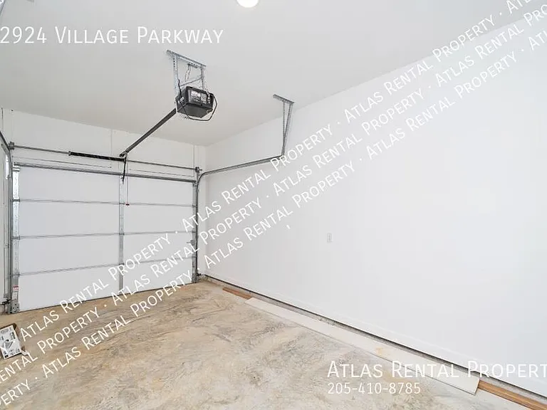 22924 Village Pkwy — Photo 23
