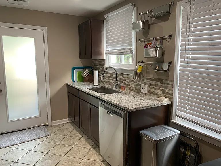 3238 Grayson St — Photo 2