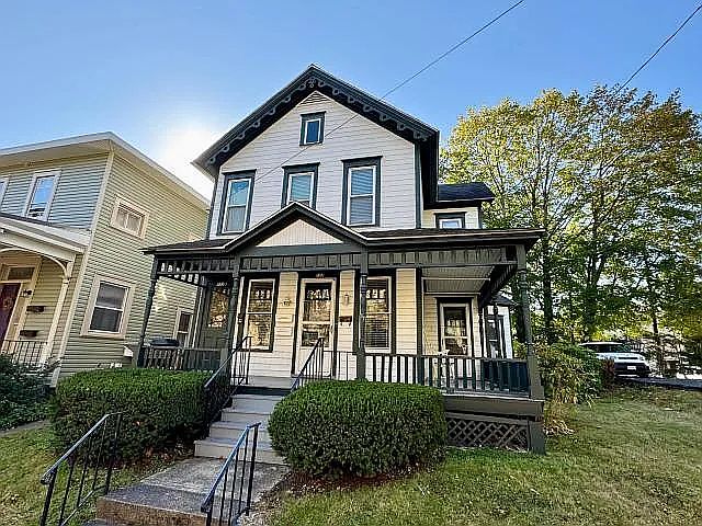 1st image of 117-1175 3rd Ave W #1