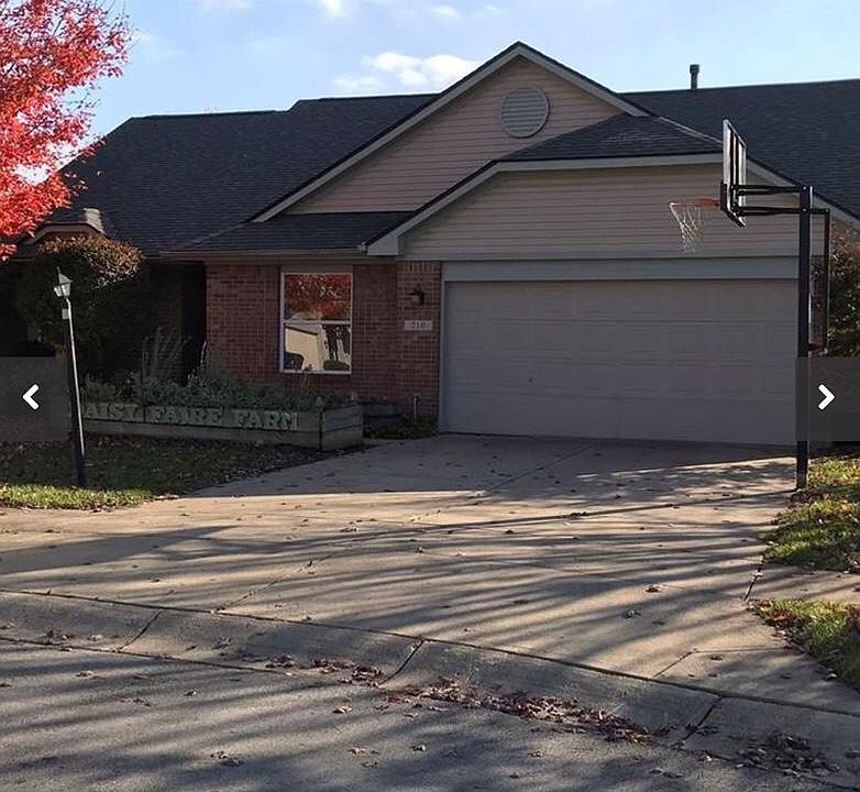 1st image of 210 Clearwater Ct