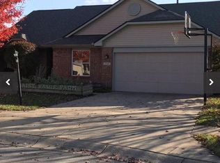 210 Clearwater Ct, Englewood, OH 45322