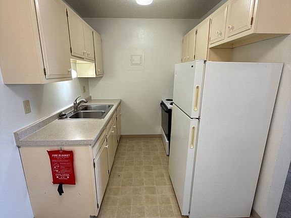 3rd image of 611 11th St NE #22