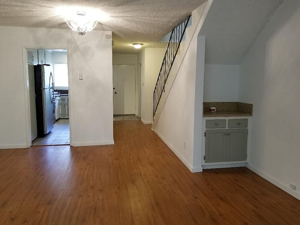 1st image of 11946 Goshen Ave APT 2