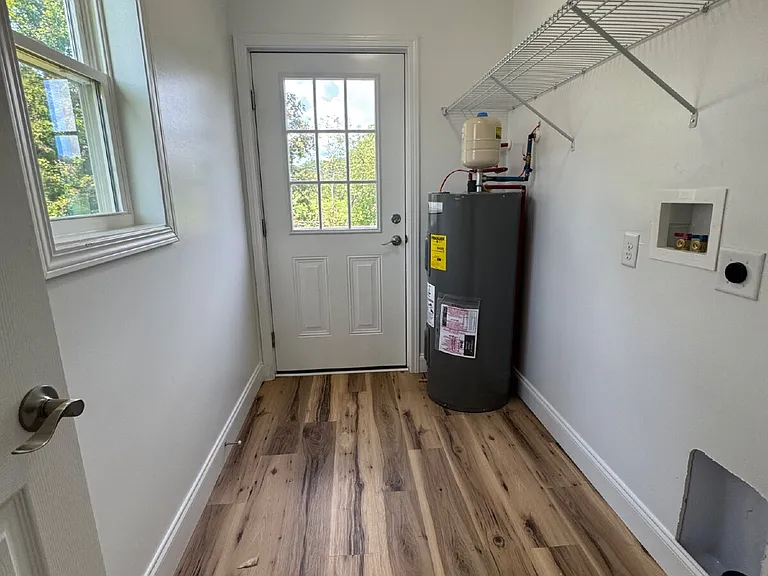 321 Quinn Hill Ln — Photo 9