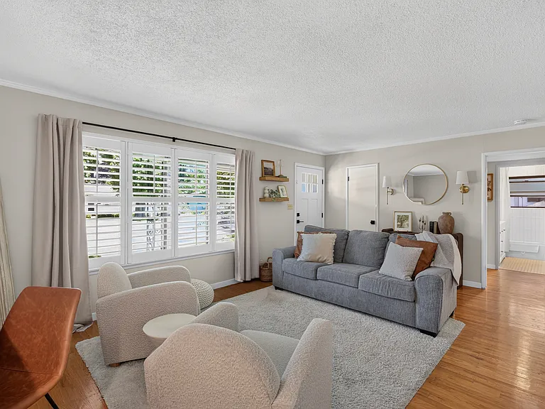 1106 Lake Home Dr — Photo 5