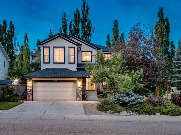10450 SW Rockyledge St NW, Calgary, AB T3G 5N1