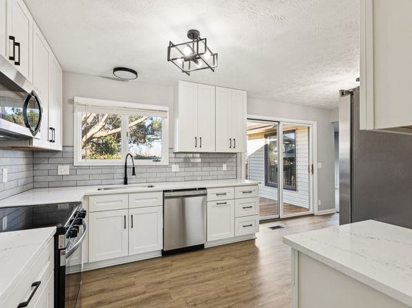 21202 Honeysuckle Dr