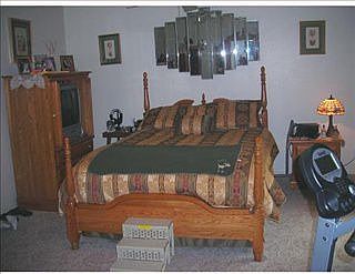 5th image of 9506 Royalton Dr