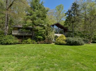 17 Whippoorwill Xing, Armonk, NY 10504