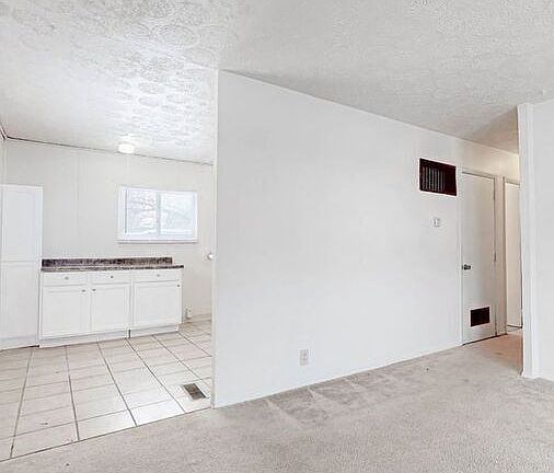 4th image of 2104 Avalon Pl