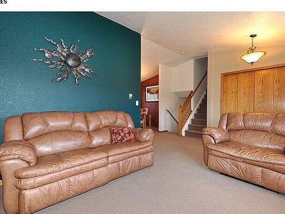 5th image of 1002 Meadow Ct