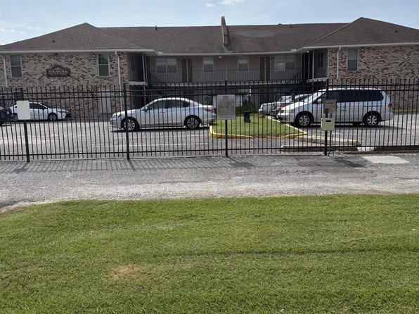 4518 Y A Tittle Ave APT 16, Baton Rouge, LA 70820
