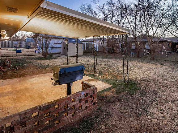 3rd image of 2414 NW Norman Cir