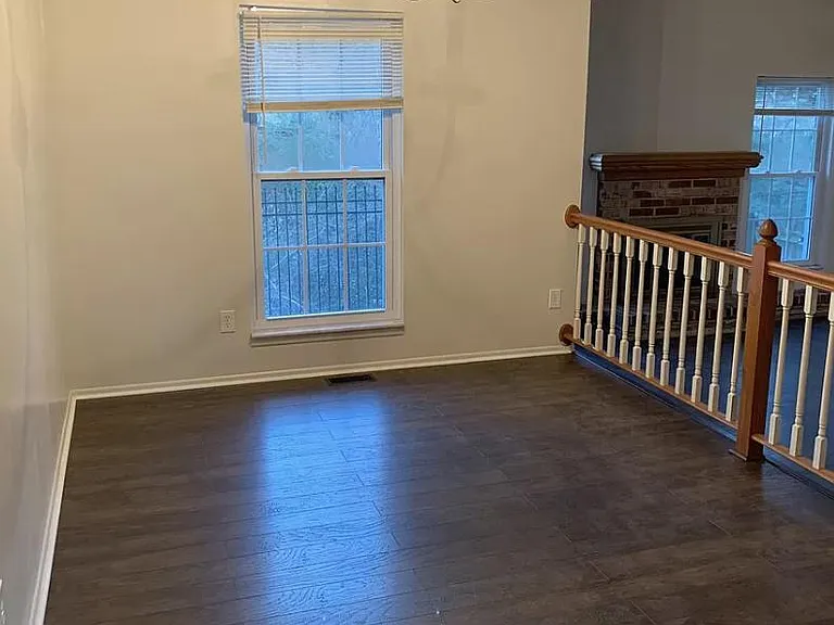 8007 N Stoddard Ave — Photo 3