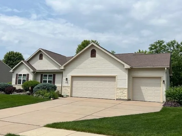 104 Caroline Ct, Beaver Dam, WI 53916