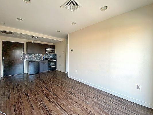 3rd image of 603 4th Ave APT 3
