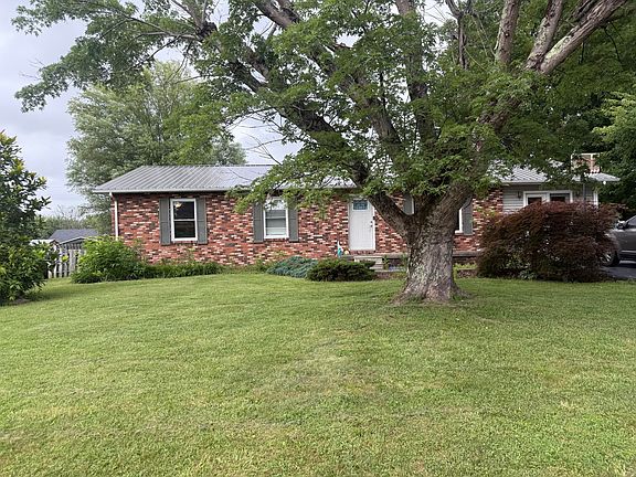 2nd image of 3015 Mountain Springs Dr