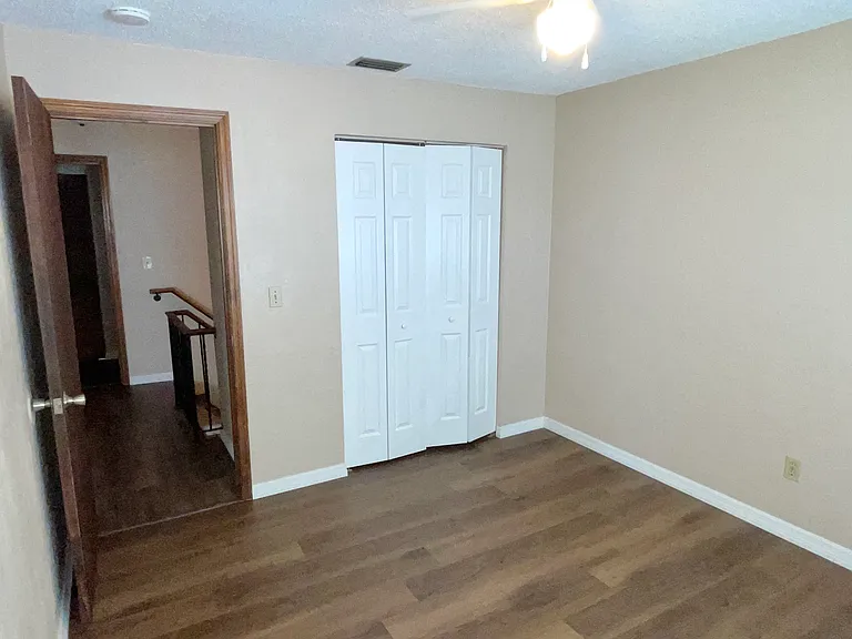 2085 Oak Meadow Cir #2085 — Photo 4