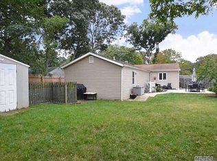 145 S Evergreen Dr, Selden, NY 11784