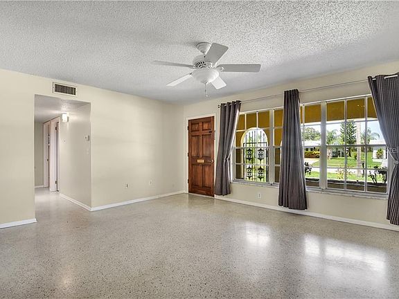 4th image of 2220 Beacon Dr