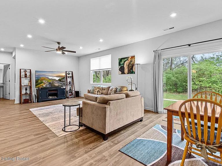 12034 Wooden Trace Dr — Photo 18