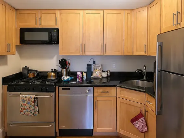 562 Hudson Street image 1 of 3