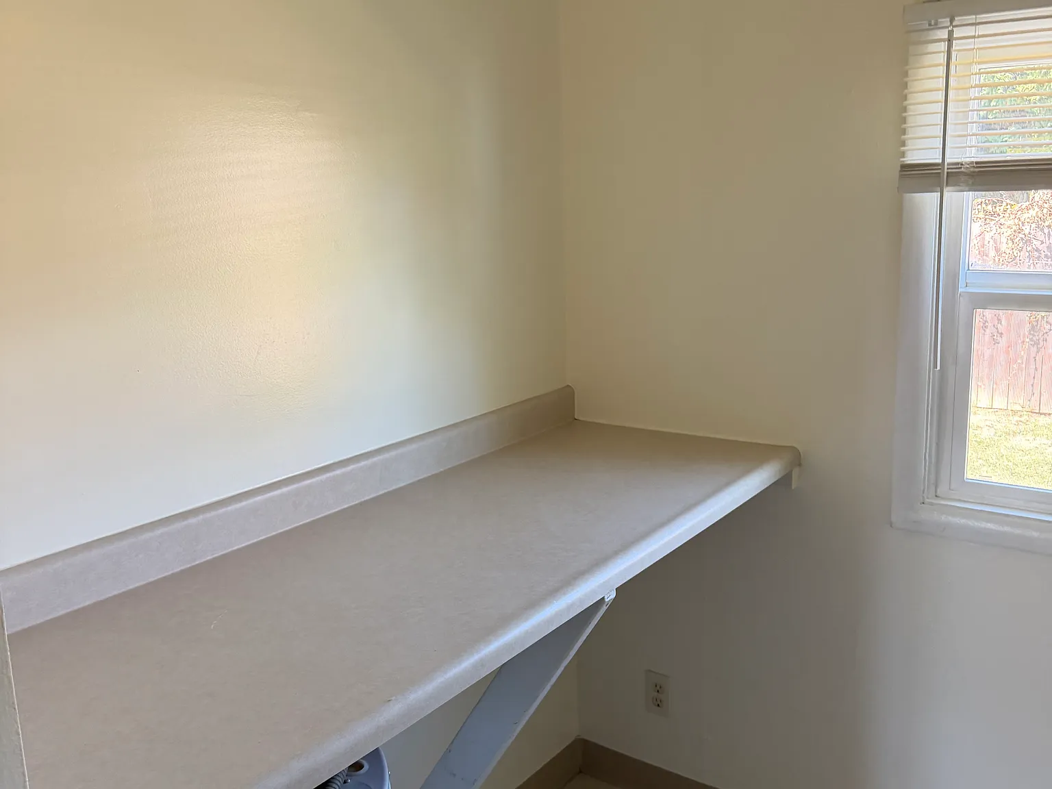 3 bed, 1000 sqft, $1,950 — Photo 3